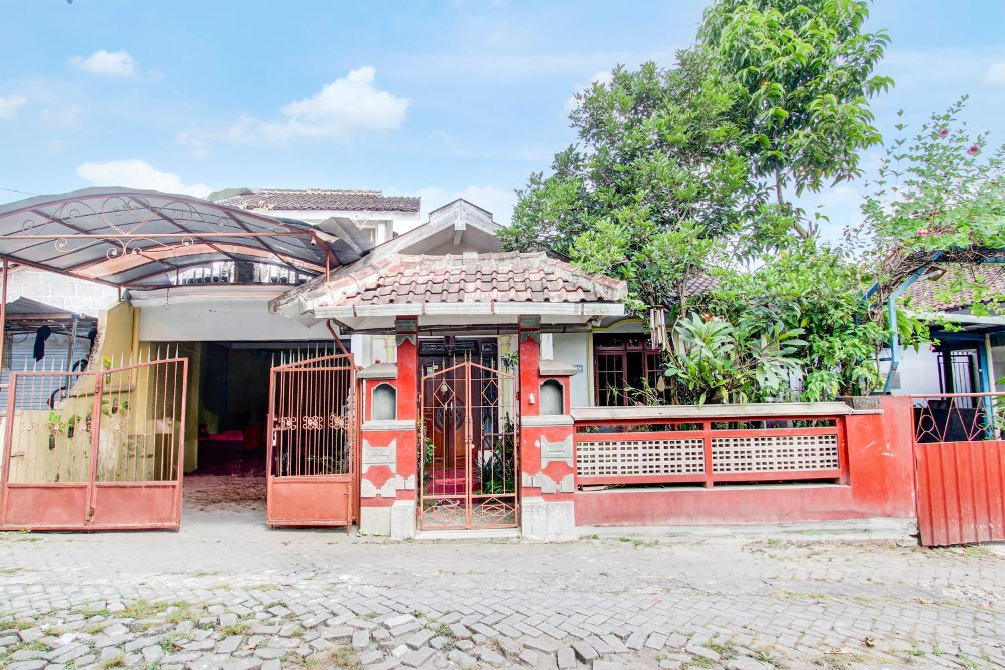 Oyo 94000 Omah Citra Genia Homestay Ngaglik Exterior foto