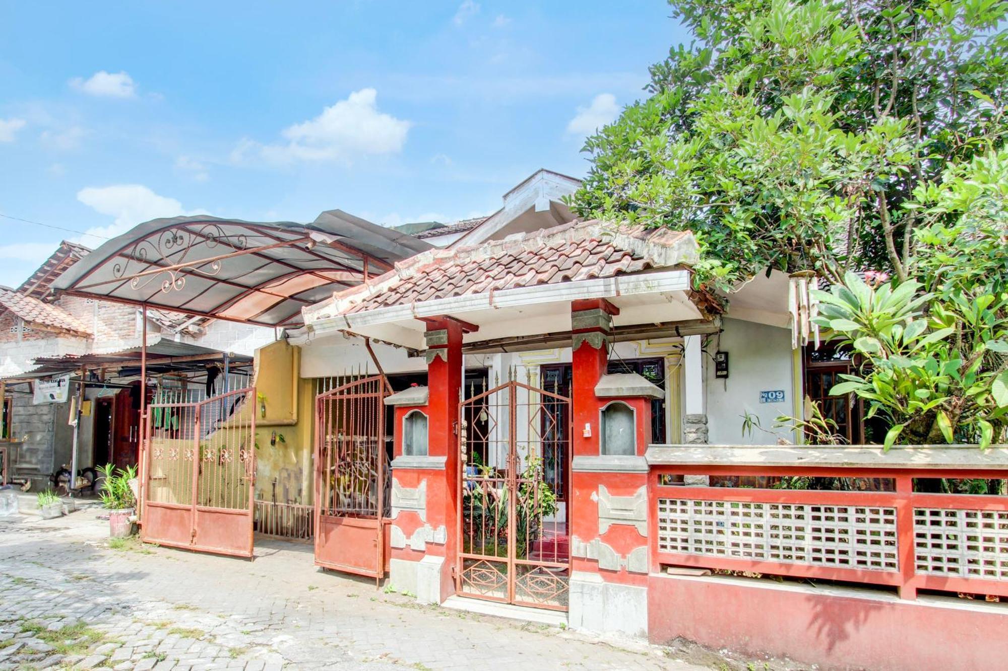 Oyo 94000 Omah Citra Genia Homestay Ngaglik Exterior foto